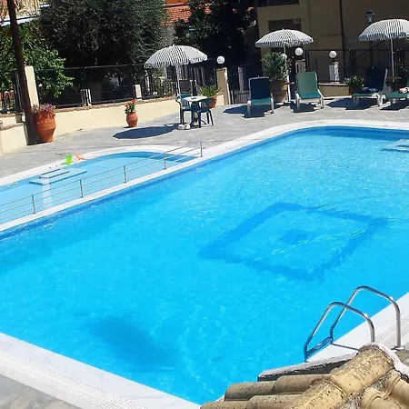 Gina Apartamento Benitses (Corfu)