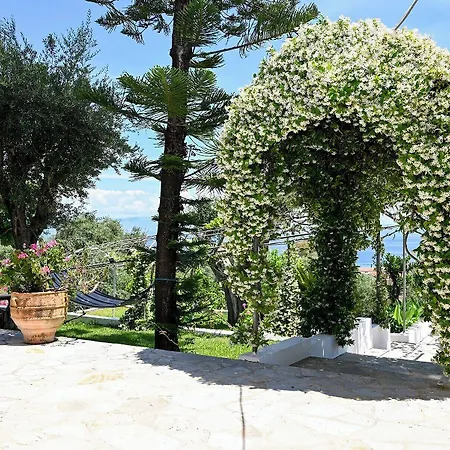 Apartment Gina Benitses (Corfu)