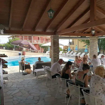 Gina Lägenhet Benitses (Corfu)